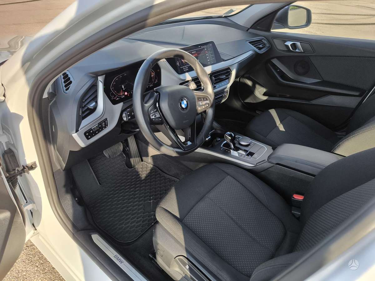 BMW 116, 1.5 l., hatchback