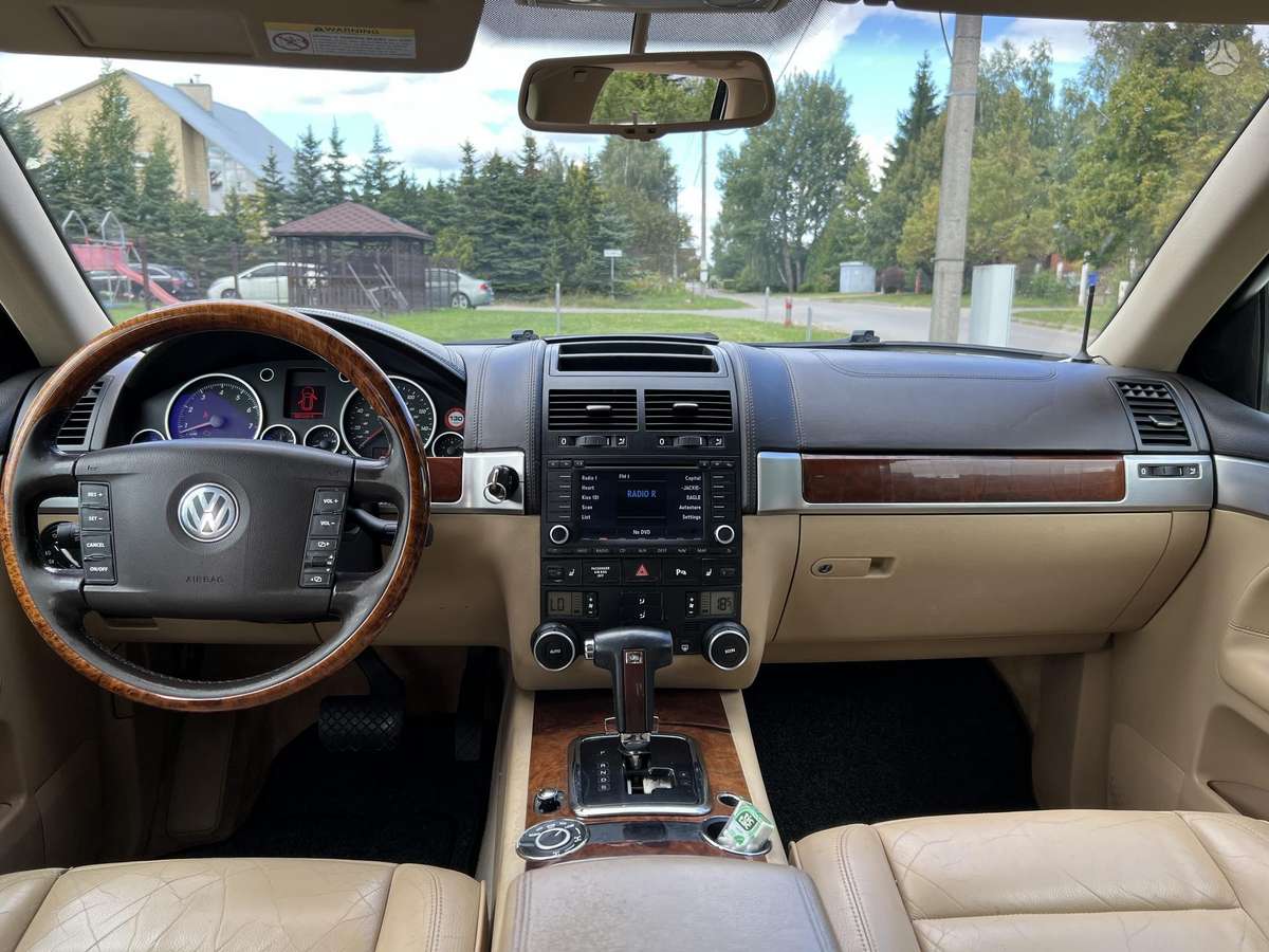 Volkswagen Touareg - 12