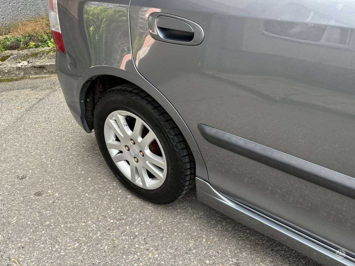 Honda Civic, 1.6 l., hatchback