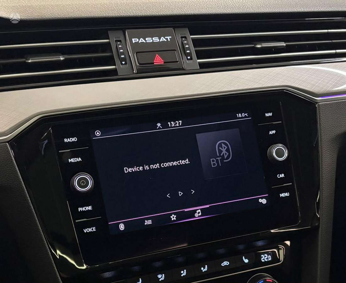Volkswagen Passat - 12