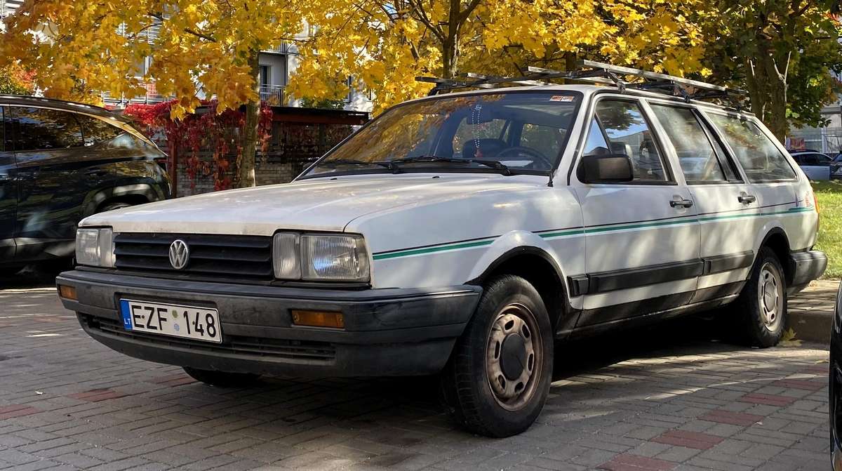 Volkswagen Passat - 4