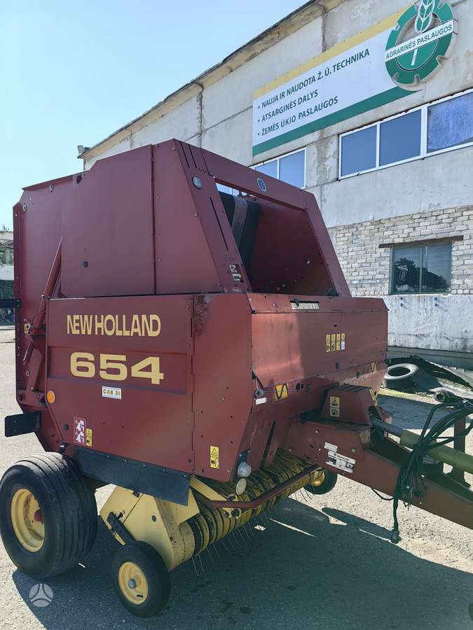 New Holland BR 654, balers