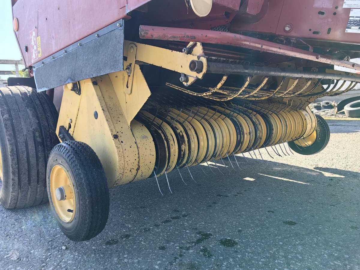 New Holland BR 654, balers