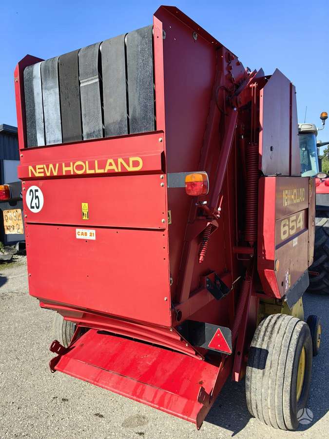 New Holland BR 654, balers