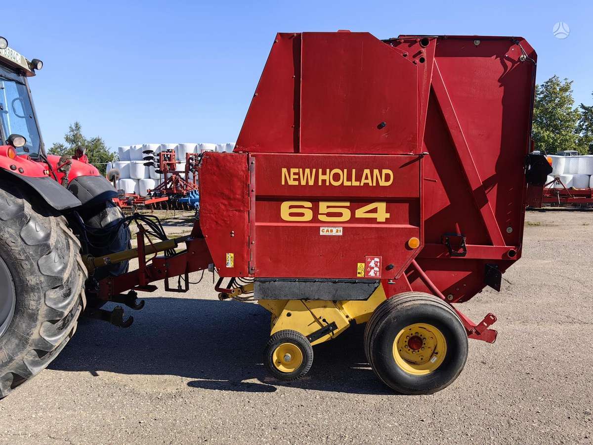 New Holland BR 654, balers