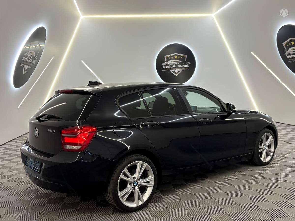 BMW 120, 2.0 l., hatchback
