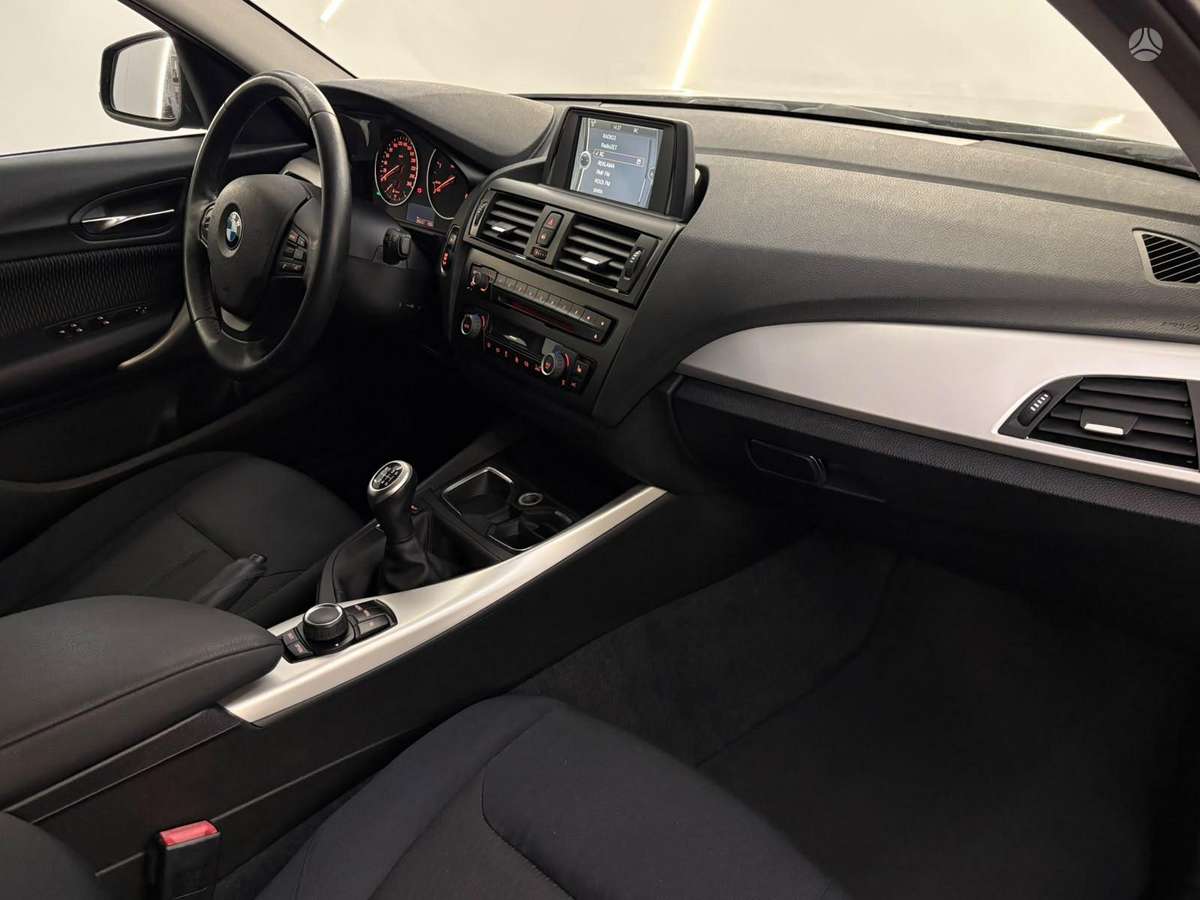 BMW 120, 2.0 l., hatchback