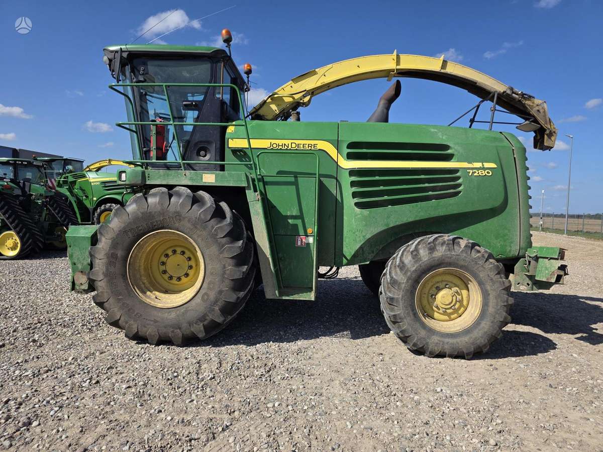 John Deere 7280, savaeigiai smulkintuvai