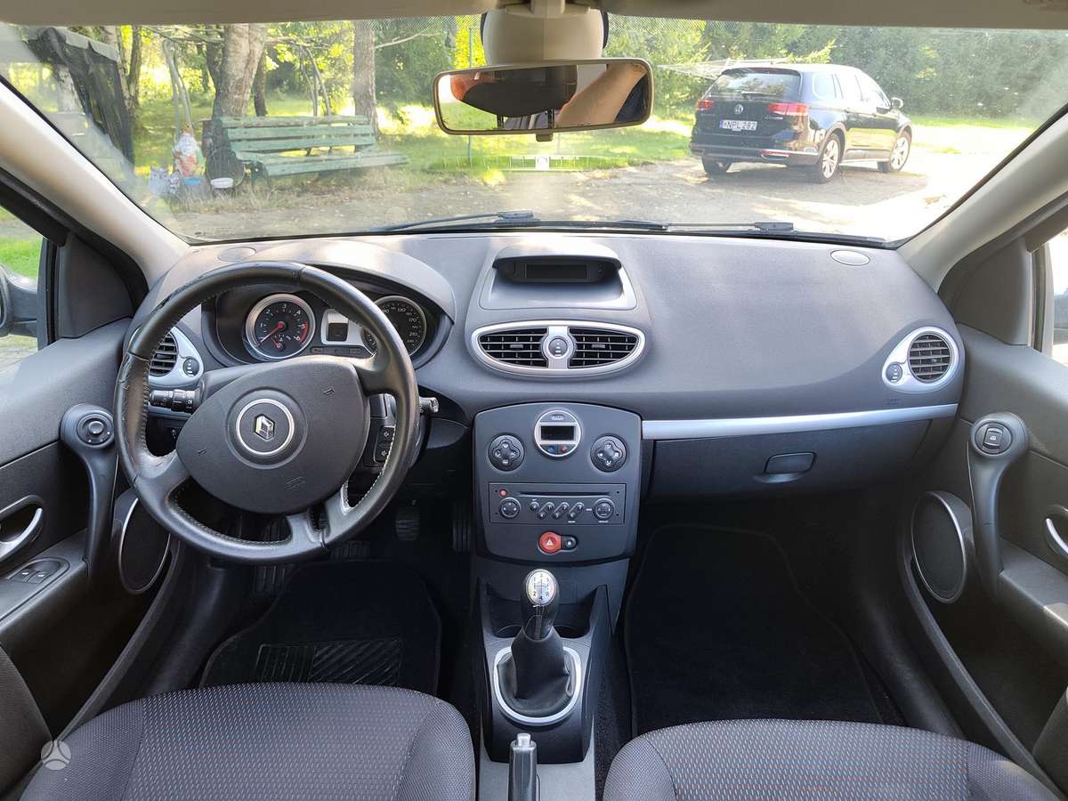 Renault Clio - 10