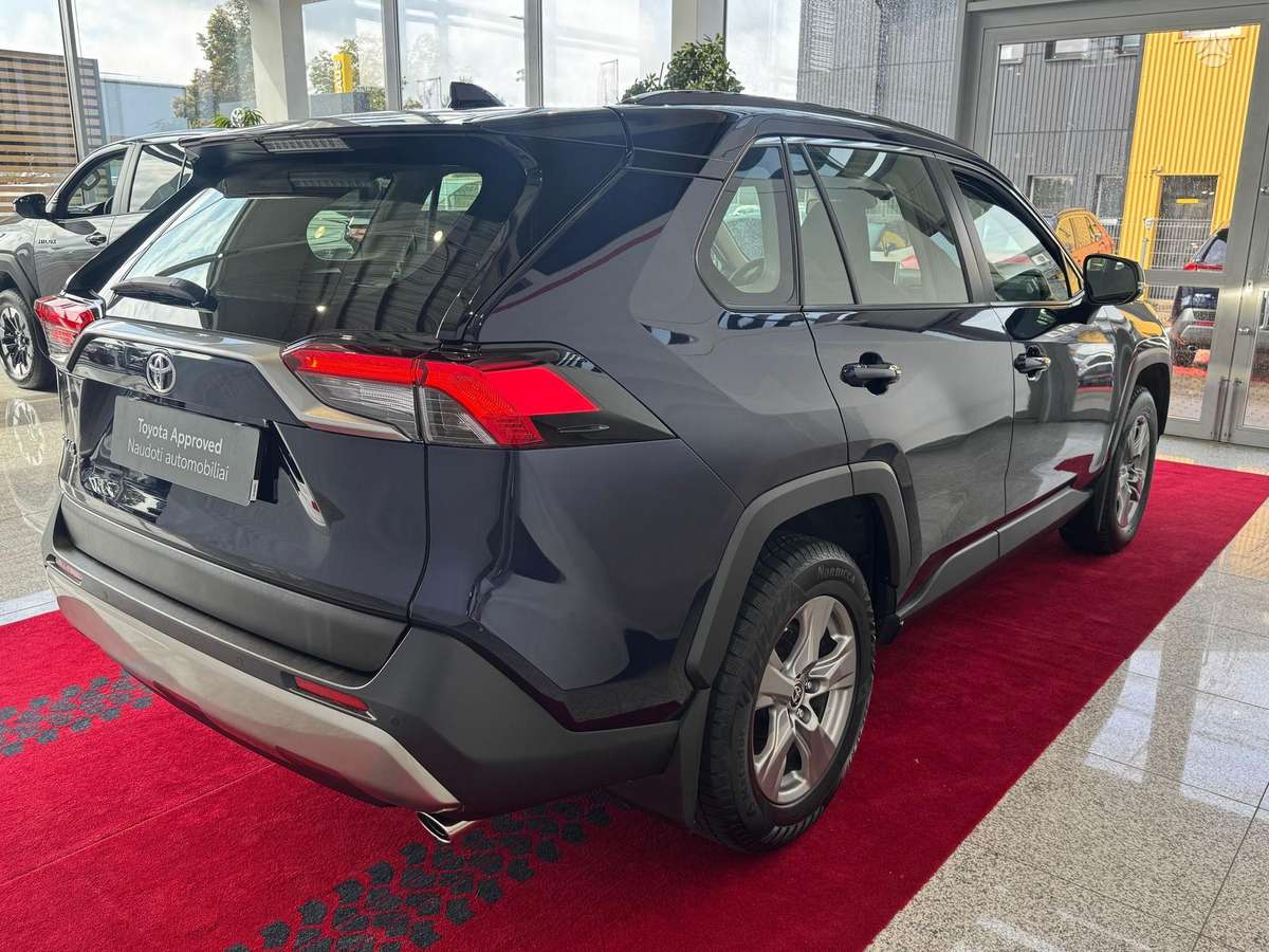 Toyota RAV4 - 6