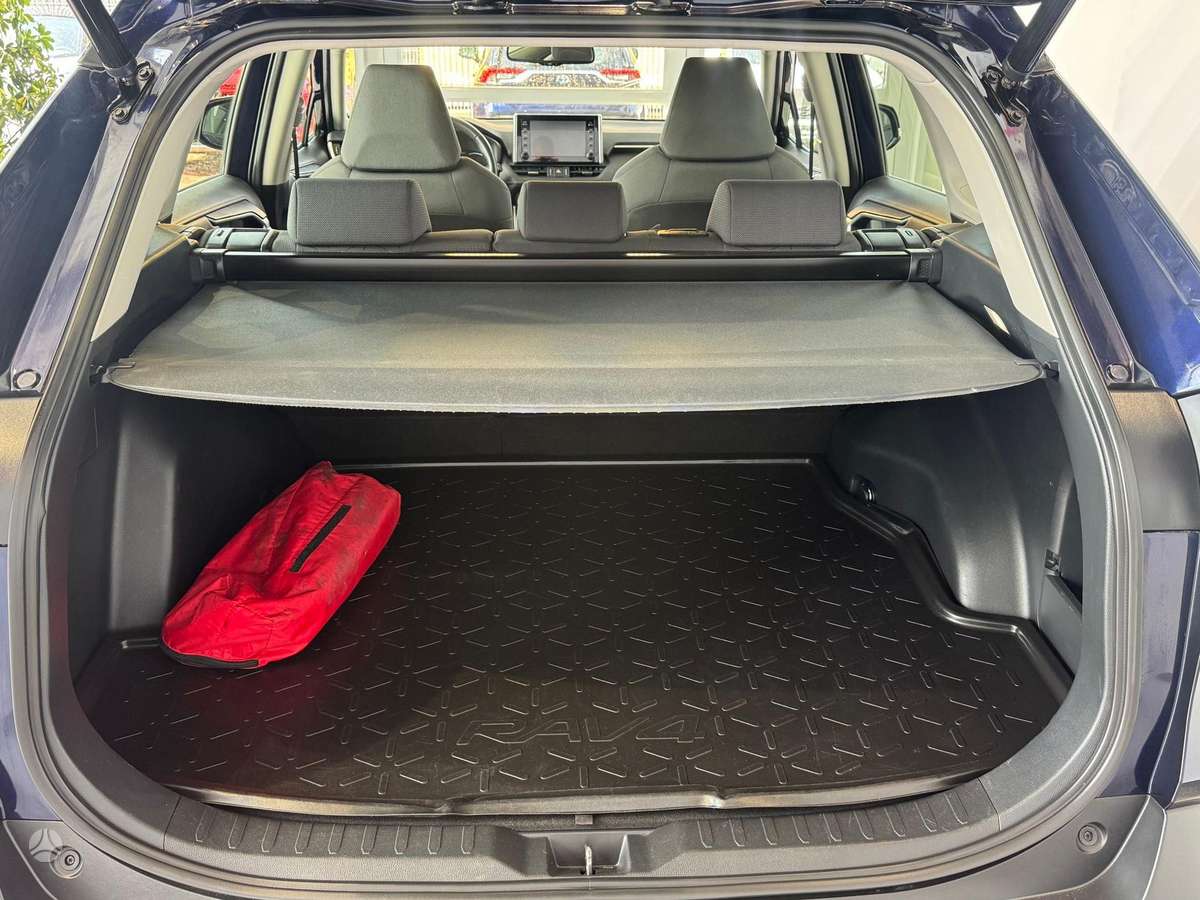 Toyota RAV4 - 8