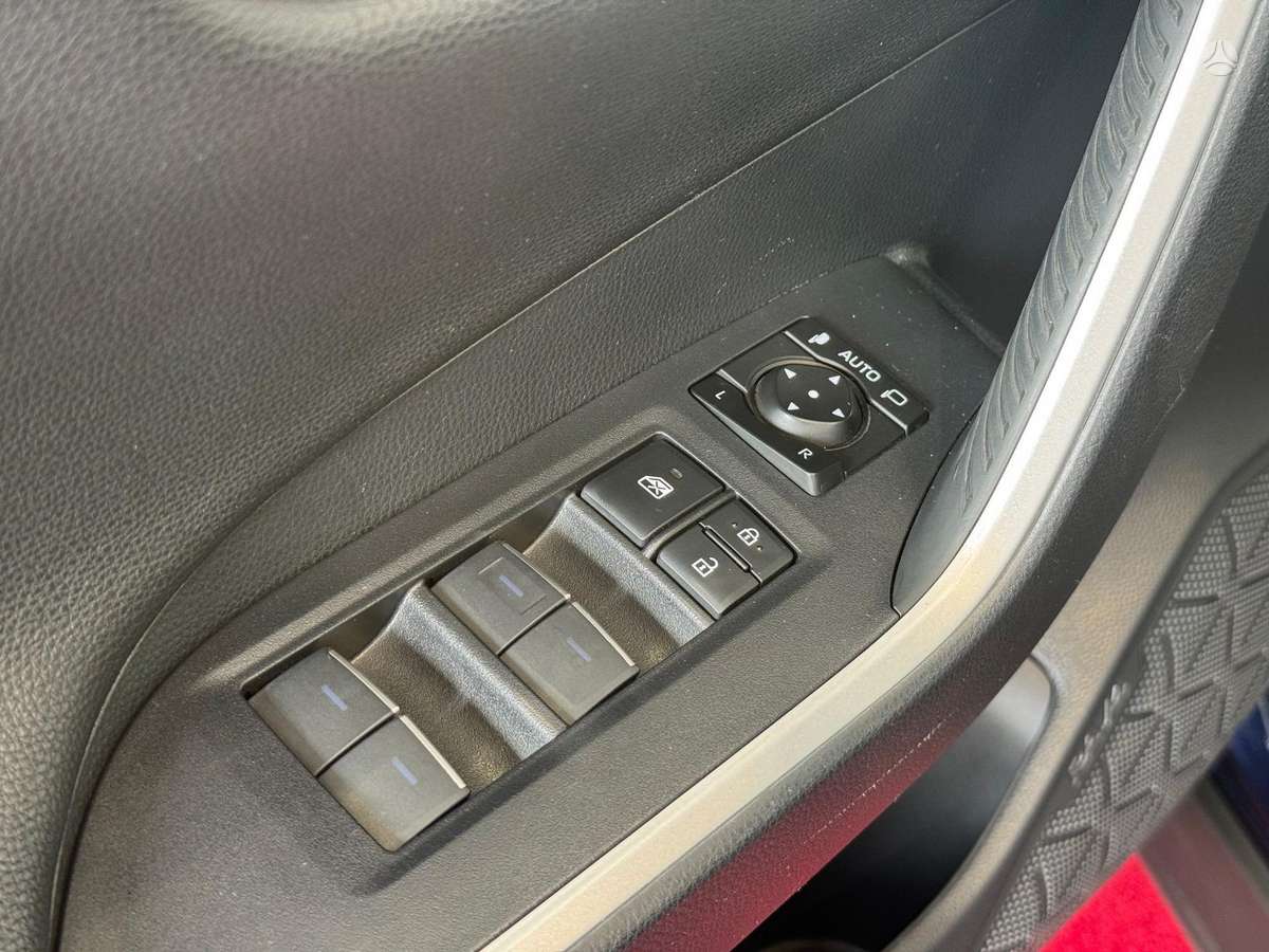 Toyota RAV4 - 11
