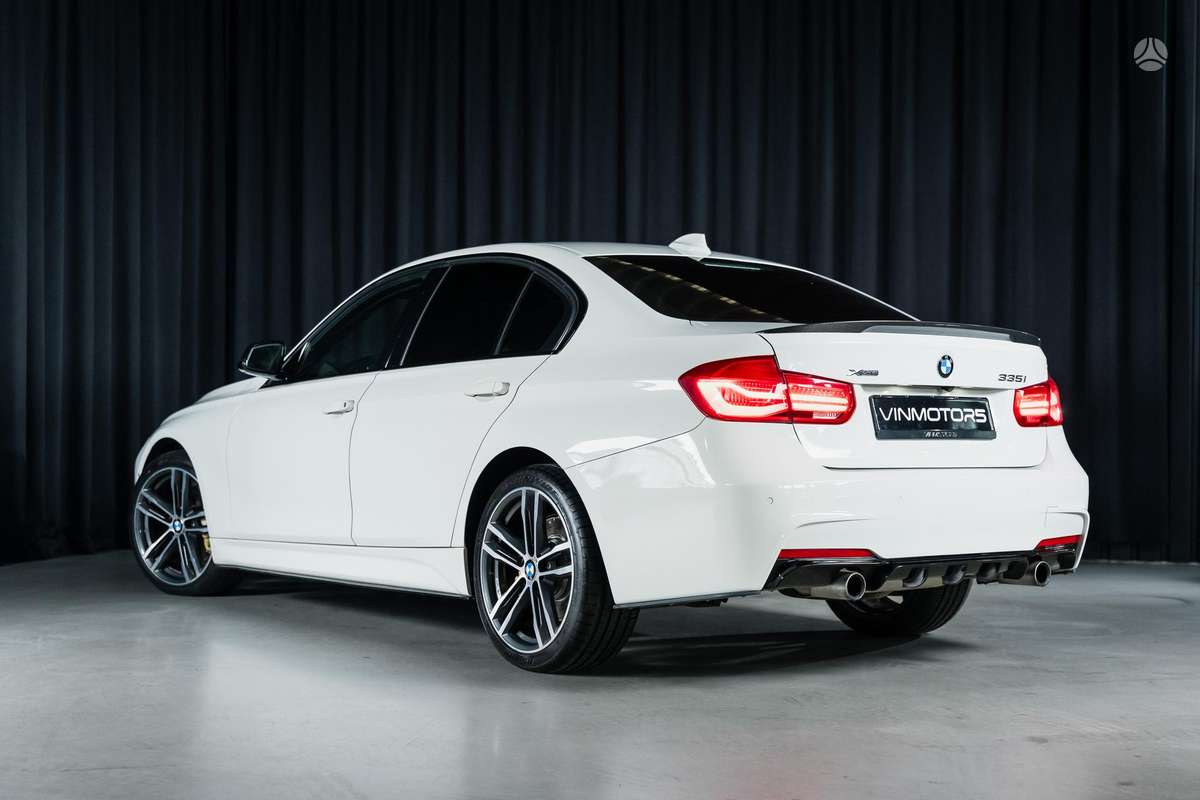 BMW 335, 3.0 l., Седан