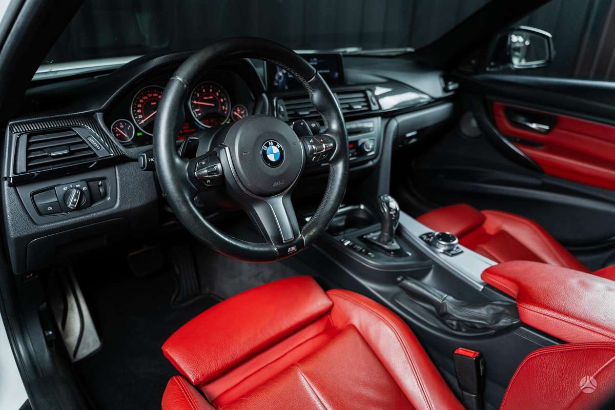 BMW 335, 3.0 l., Седан