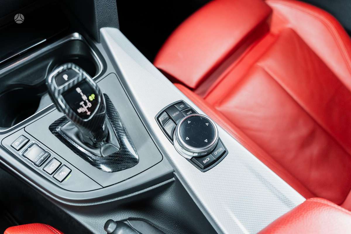 BMW 335, 3.0 l., Седан