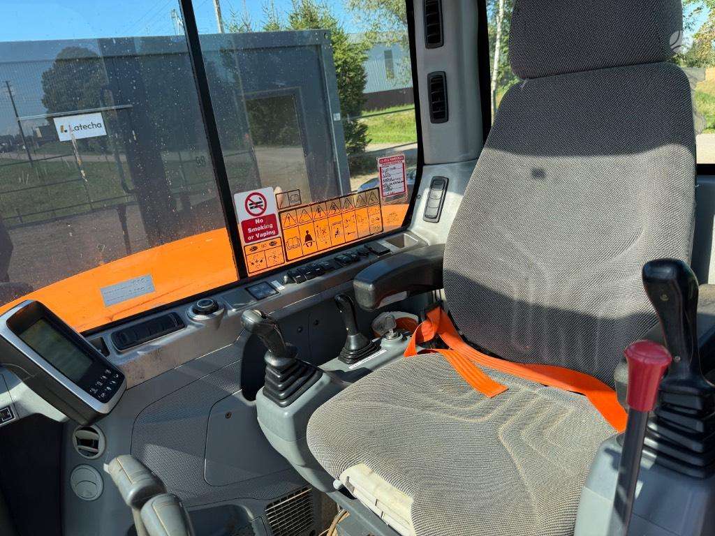 Doosan DX 85 R-3, excavator
