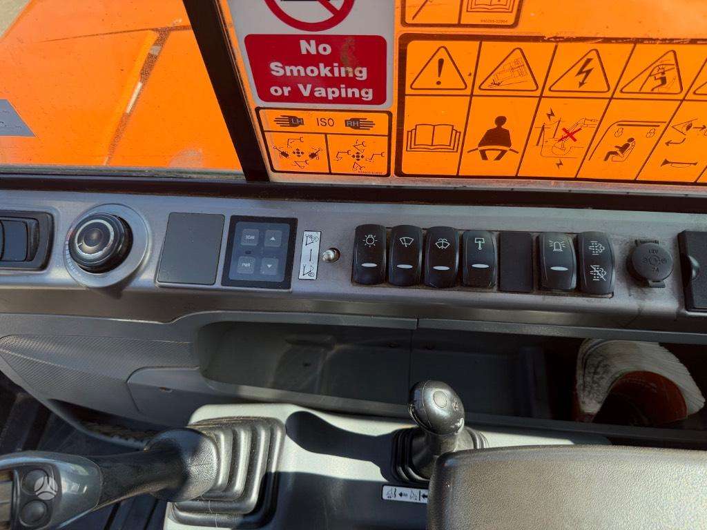Doosan DX 85 R-3, excavator
