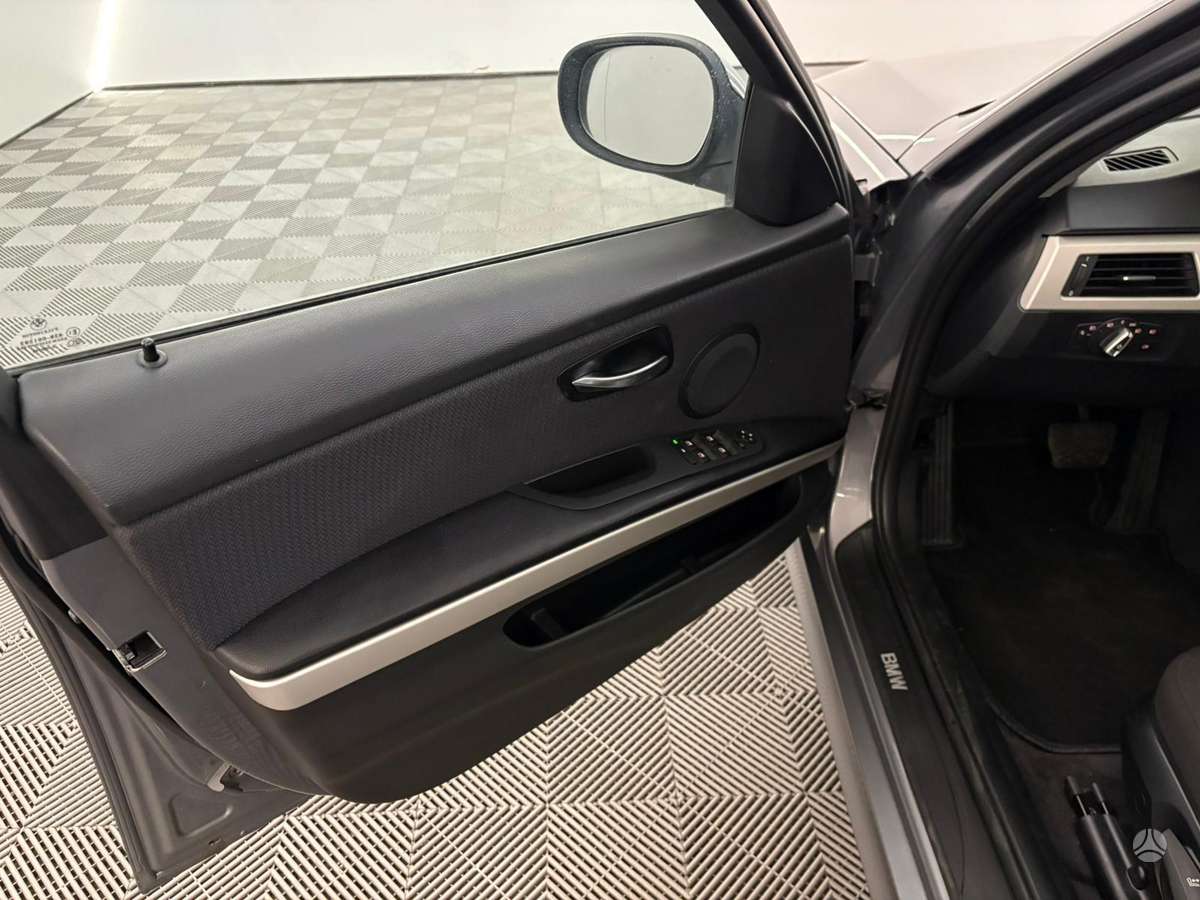 BMW 320, 2.0 l., Седан