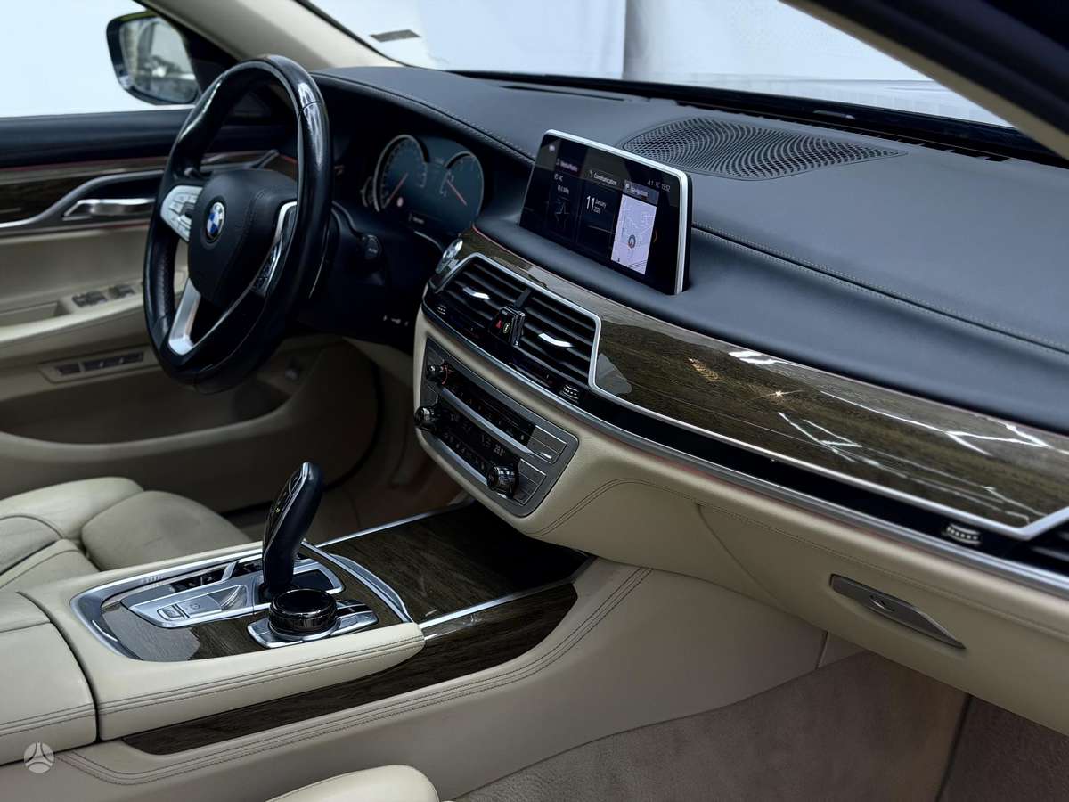 BMW 740, 3.0 l., Седан