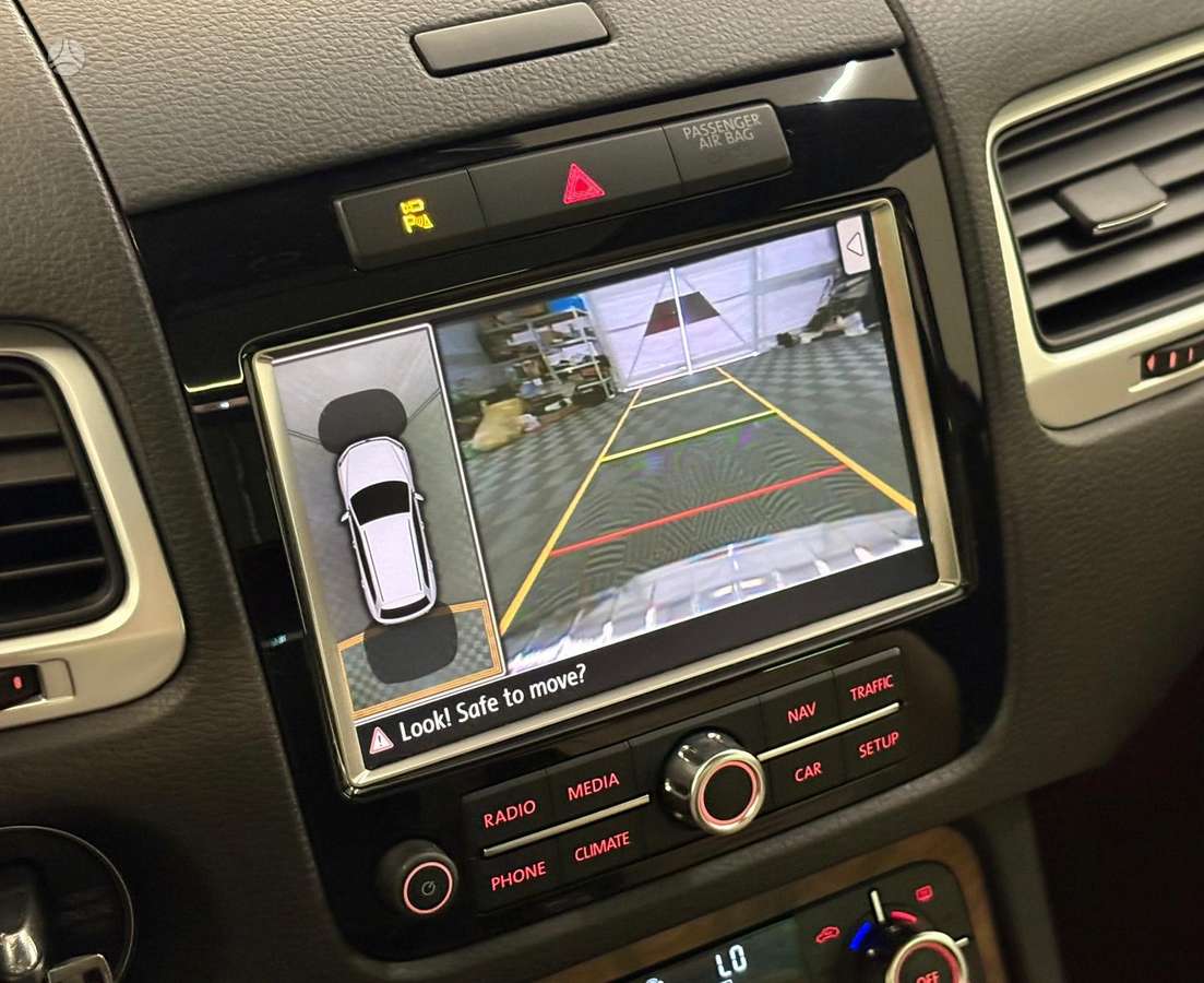 Volkswagen Touareg - 9