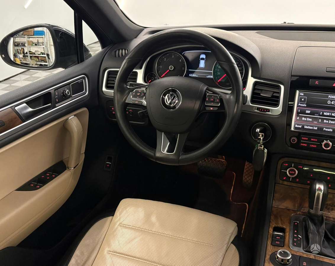 Volkswagen Touareg - 12
