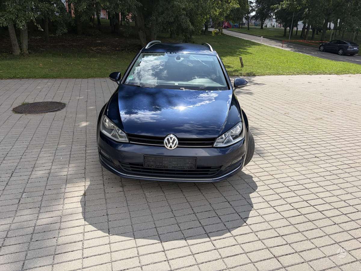 Volkswagen Golf - 2