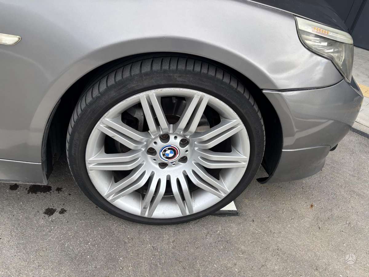 BMW 520, 2.0 l., Седан