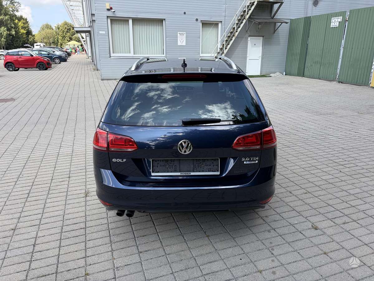 Volkswagen Golf - 5