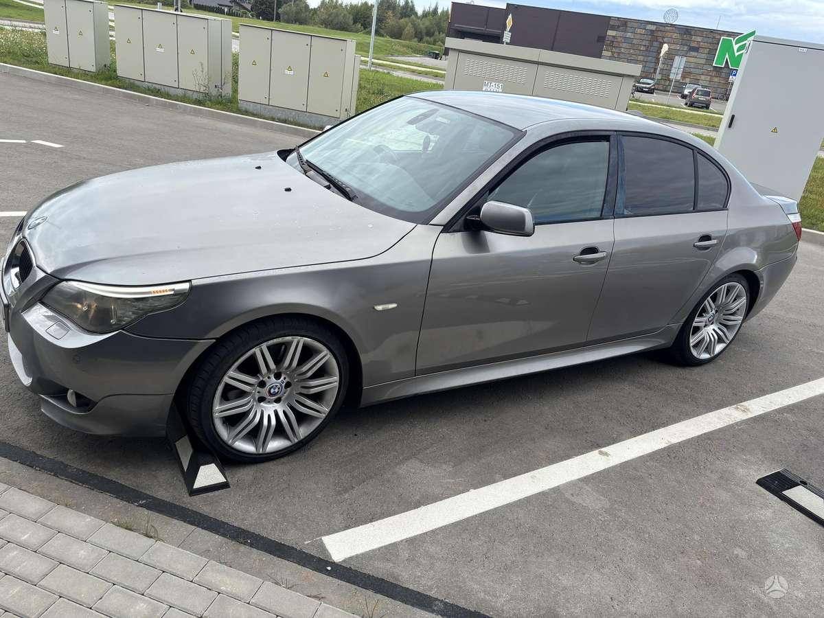 BMW 520, 2.0 l., Седан