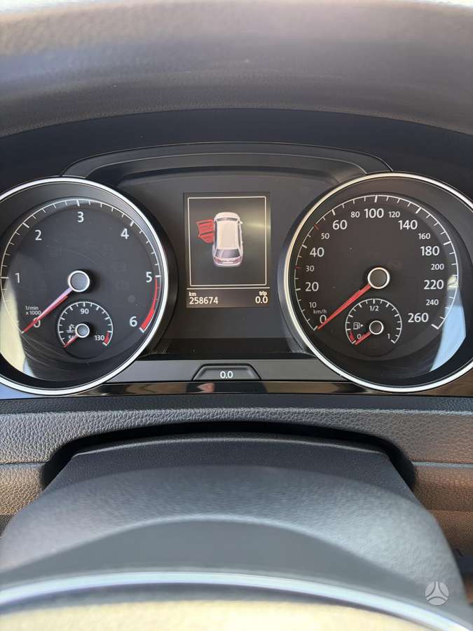 Volkswagen Golf - 9