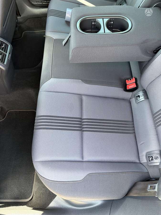 Volkswagen Golf - 11