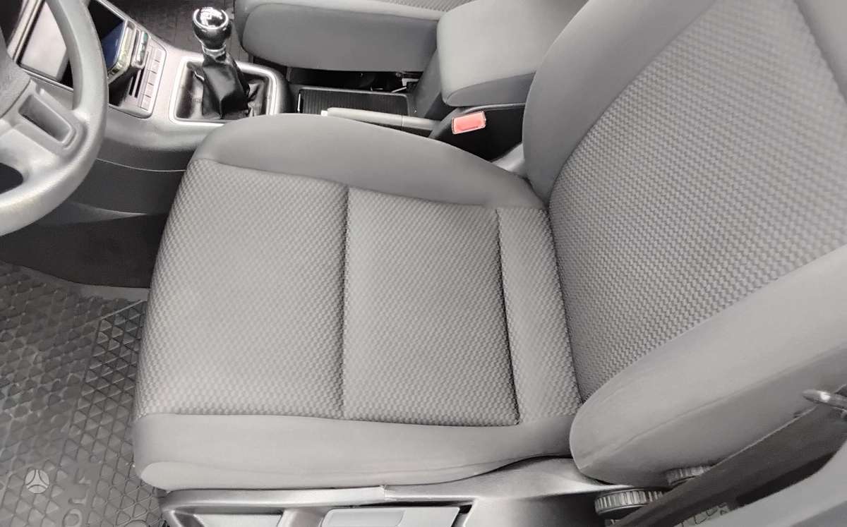Volkswagen Golf Plus - 12