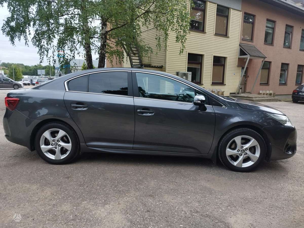 Toyota Avensis, 1.8 l., Седан