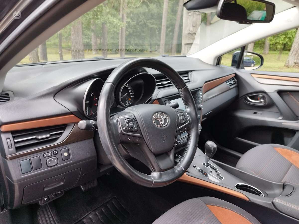 Toyota Avensis, 1.8 l., Седан