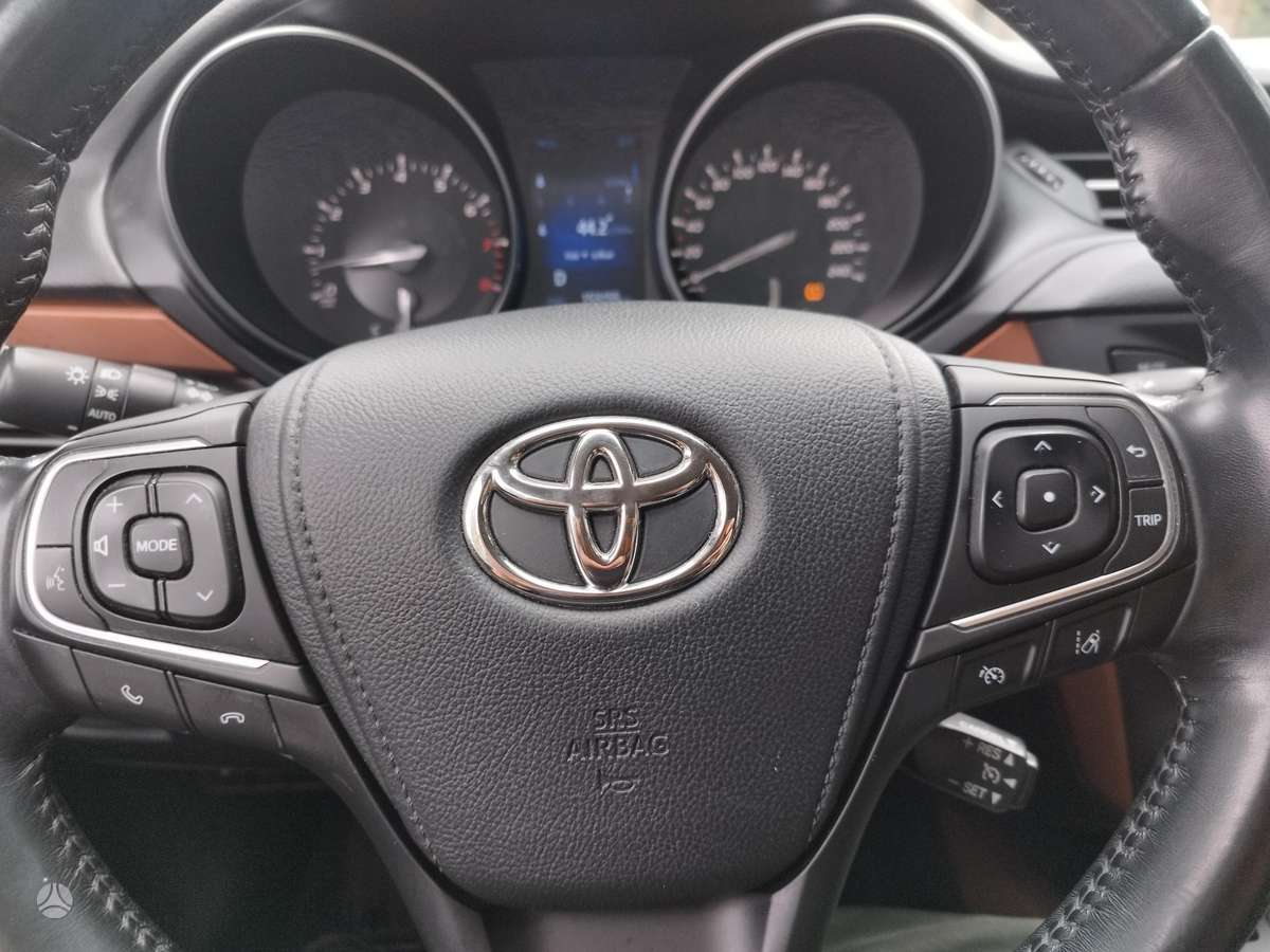 Toyota Avensis, 1.8 l., Седан
