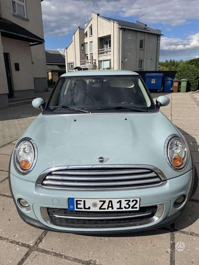 Mini Cooper, 1.6 l., hatchback