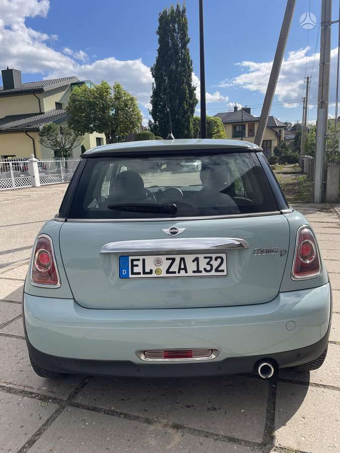 Mini Cooper, 1.6 l., hatchback