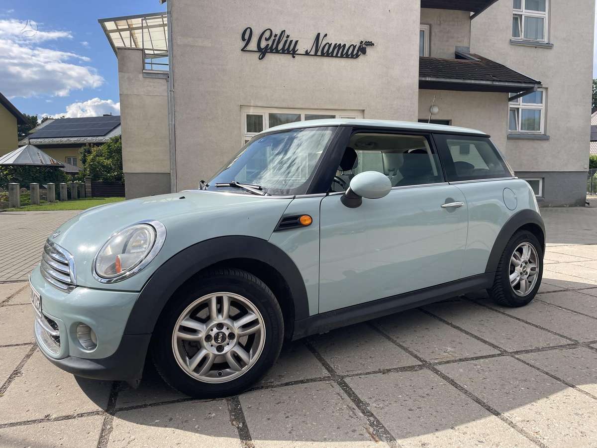 Mini Cooper, 1.6 l., hatchback
