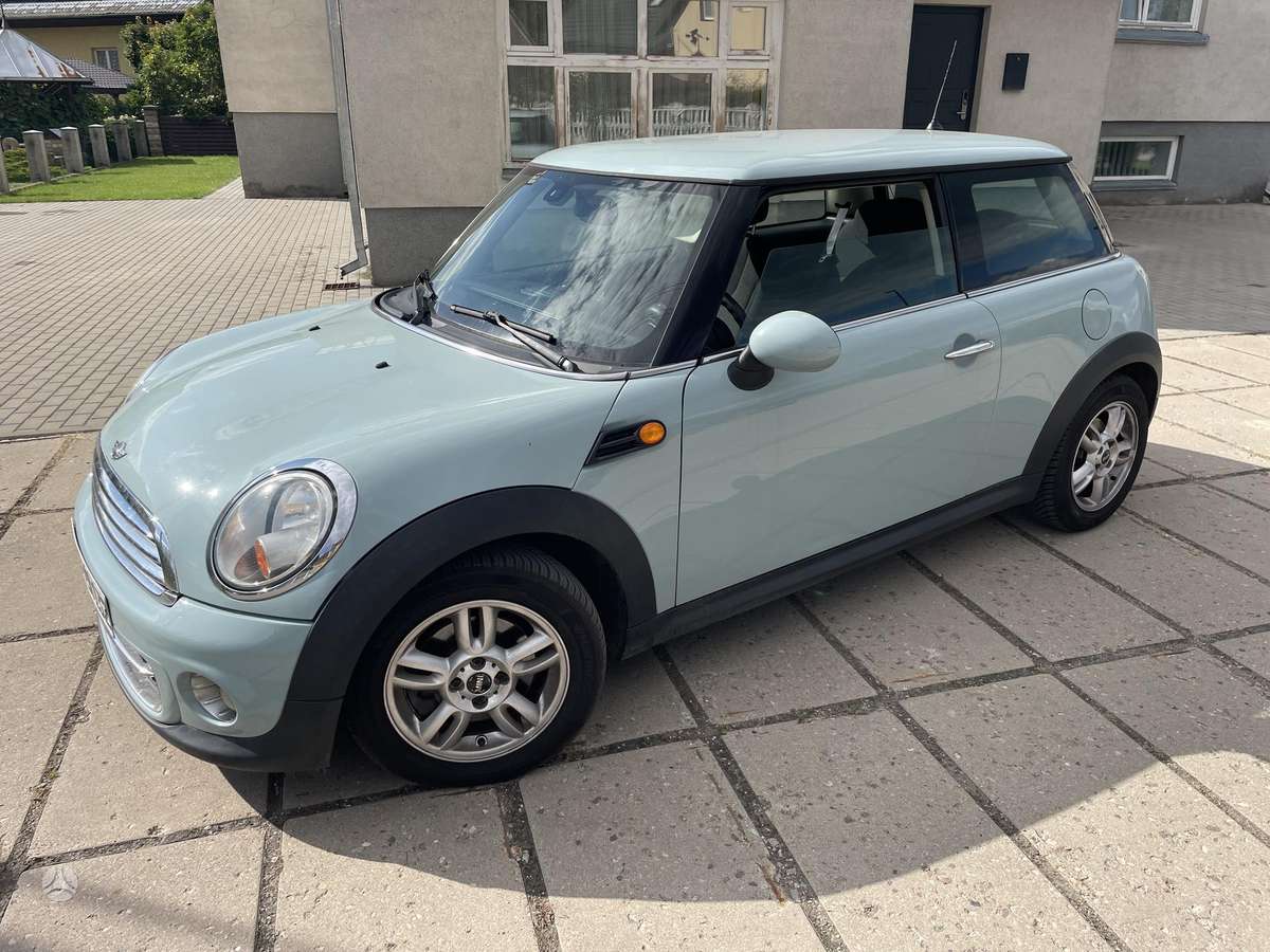Mini Cooper, 1.6 l., hatchback