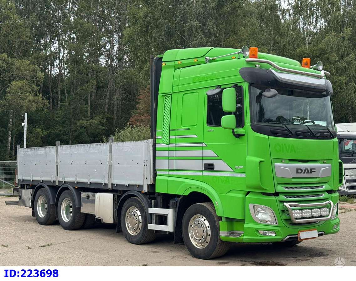 DAF XF 530, su kranu