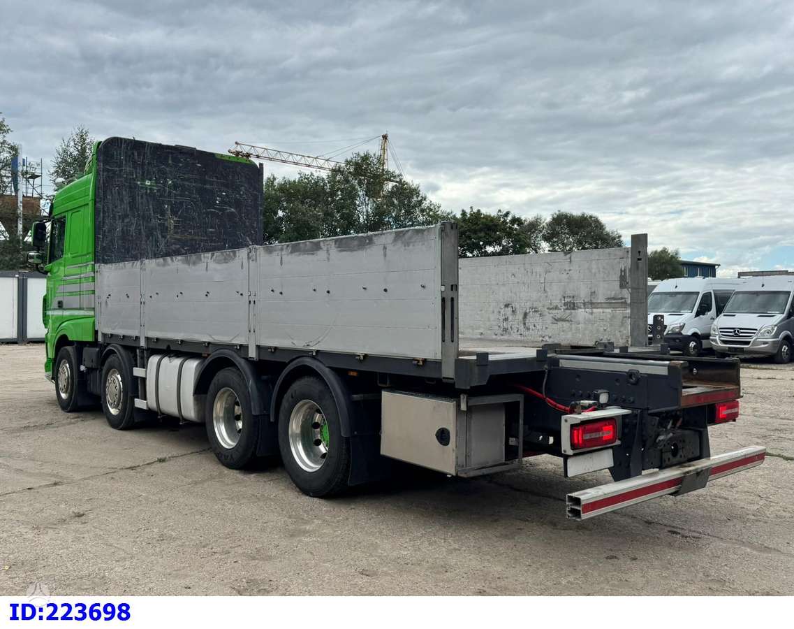 DAF XF 530, su kranu
