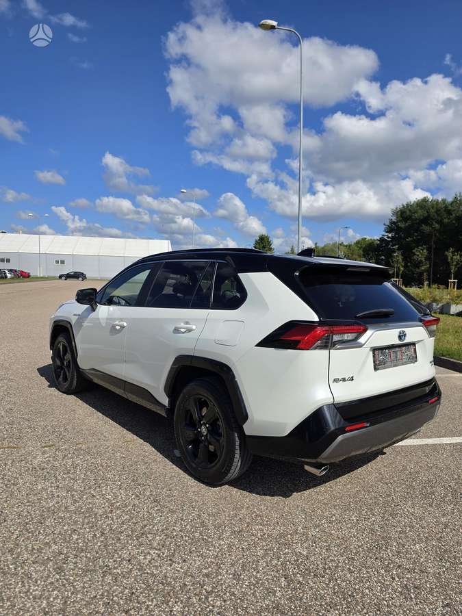 Toyota RAV4 - 6