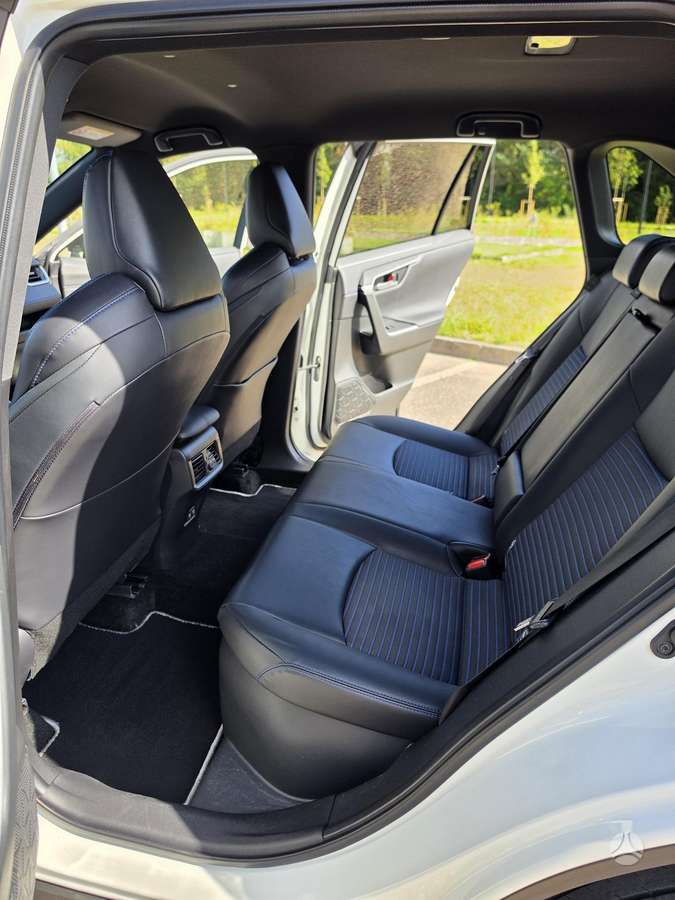 Toyota RAV4 - 12