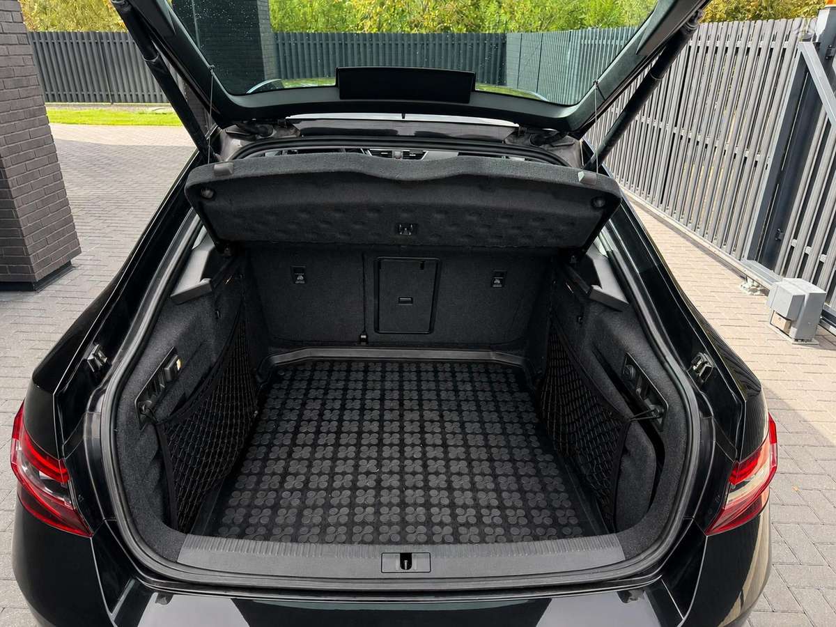 Skoda Superb, 1.8 l., hatchback
