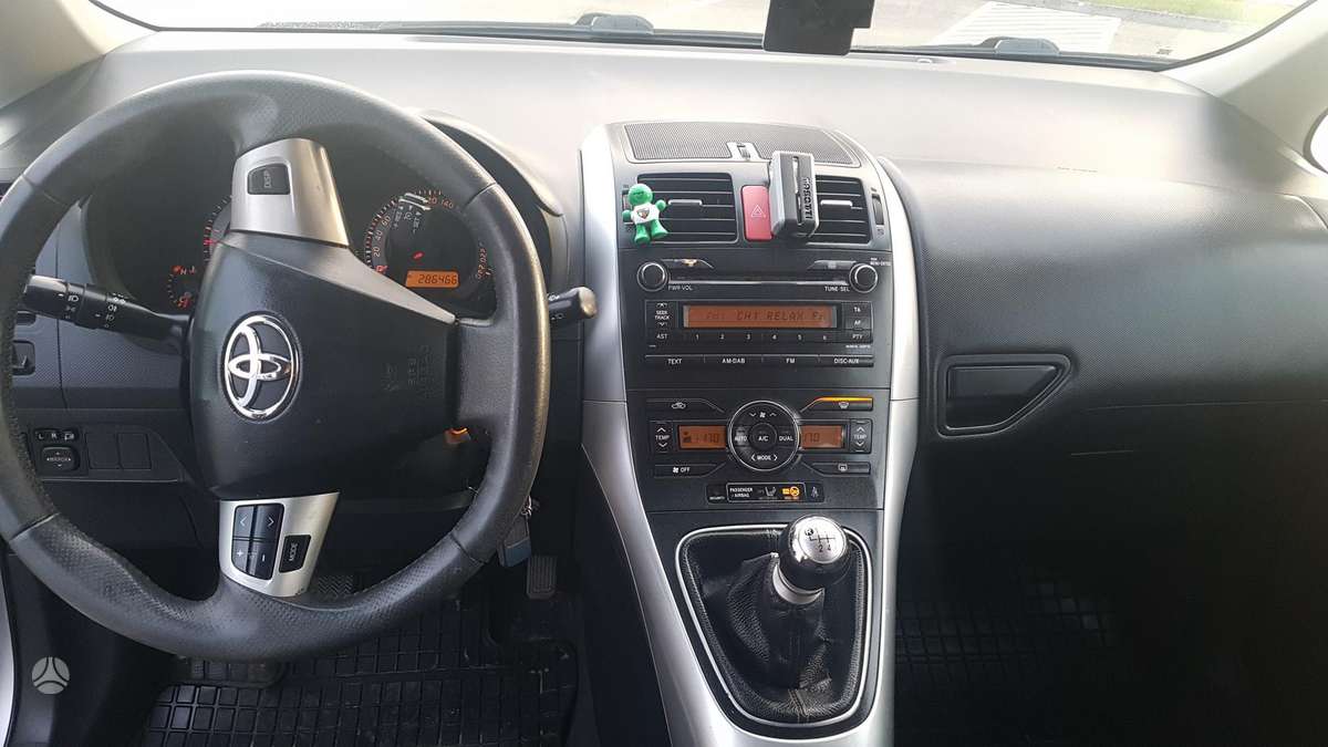 Toyota Auris, 2.0 l., hatchback