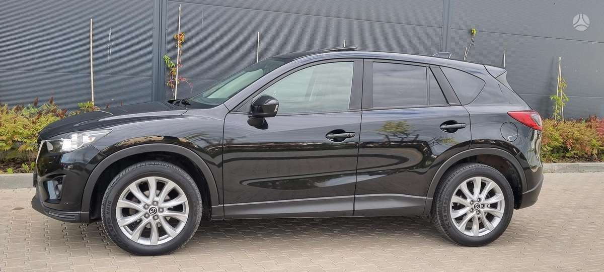 Mazda CX-5, 2.2 l., off-road / crossover