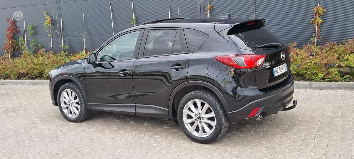 Mazda CX-5, 2.2 l., off-road / crossover