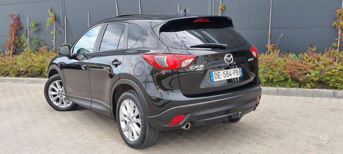 Mazda CX-5, 2.2 l., off-road / crossover