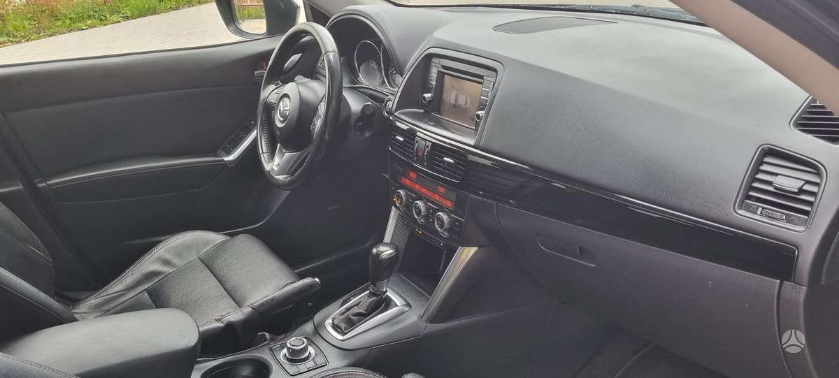 Mazda CX-5, 2.2 l., off-road / crossover