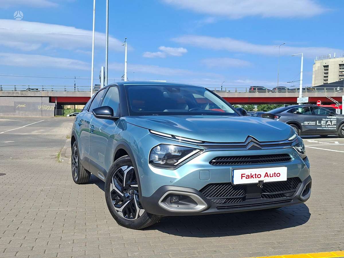 Citroen C4, 1.2 l., hatchback